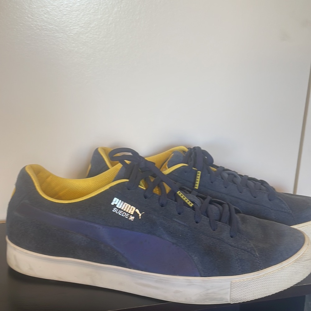 Puma Suede sneakers -mens. Navy.  Perfect for fall.  Worn once for photo shoot